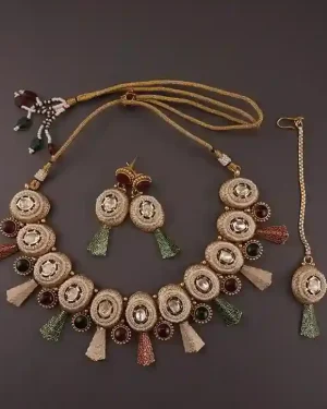 Raha Traditional Set