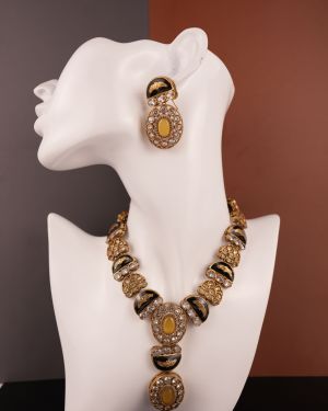 Sabyasachi Inspired Kundan Royal neck set