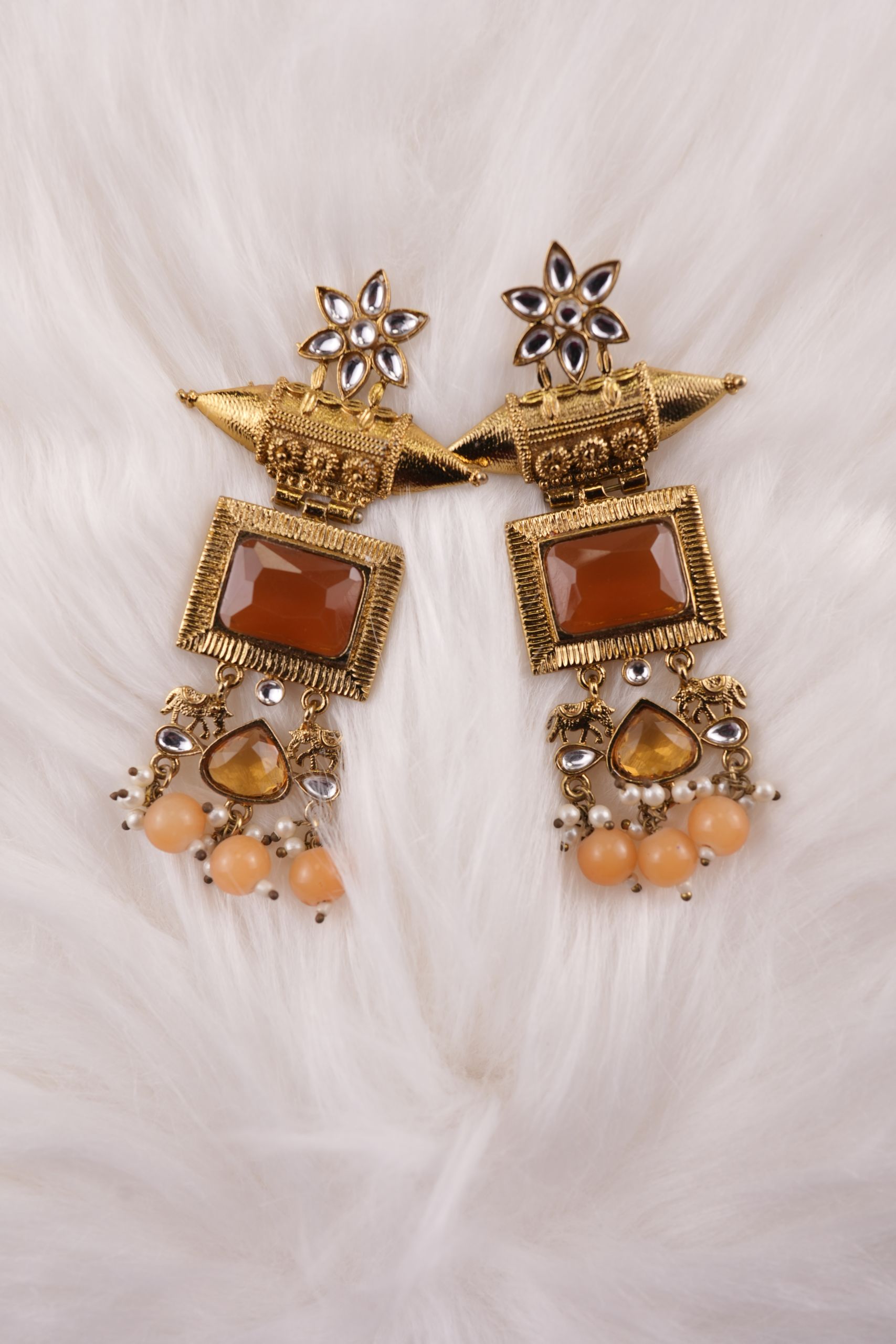 Jagriti pearls kunda earrings