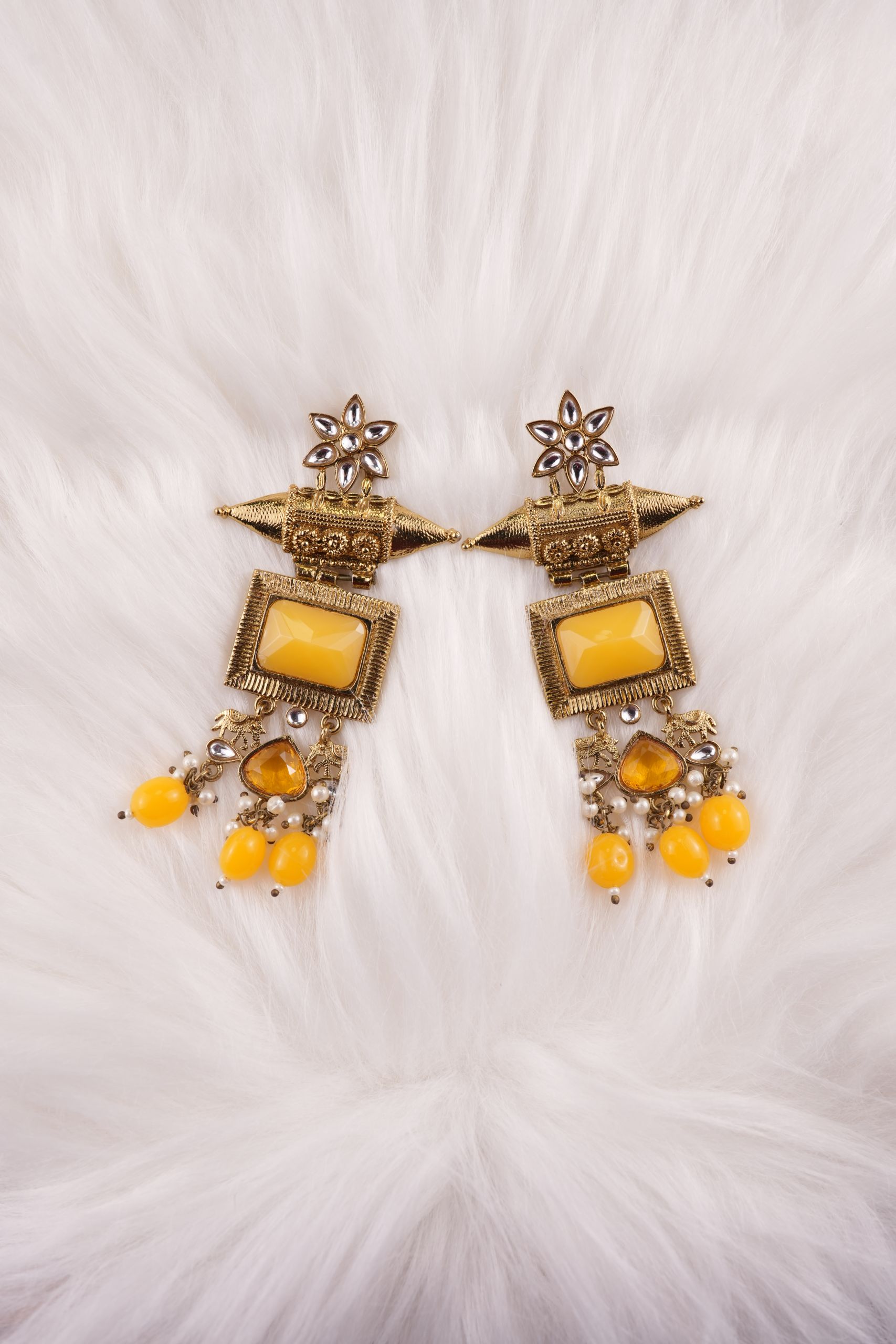 Jagriti pearls kunda earrings