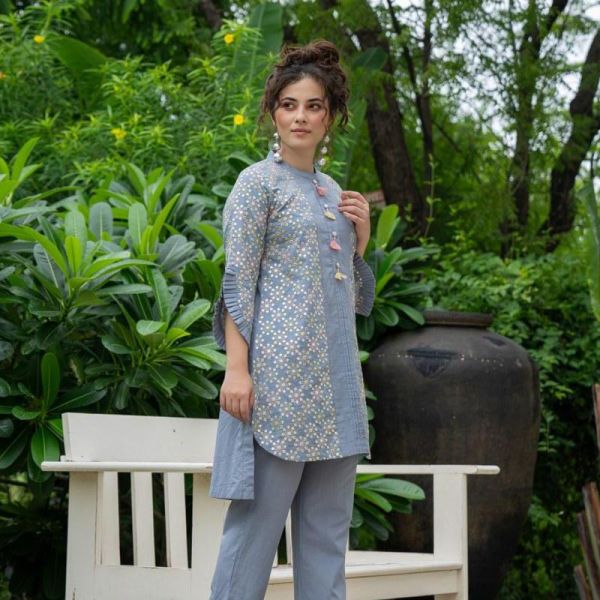 FASHION DWAR Floral Embroidered Mandarin Collar Pure Cotton Top With Trouser
